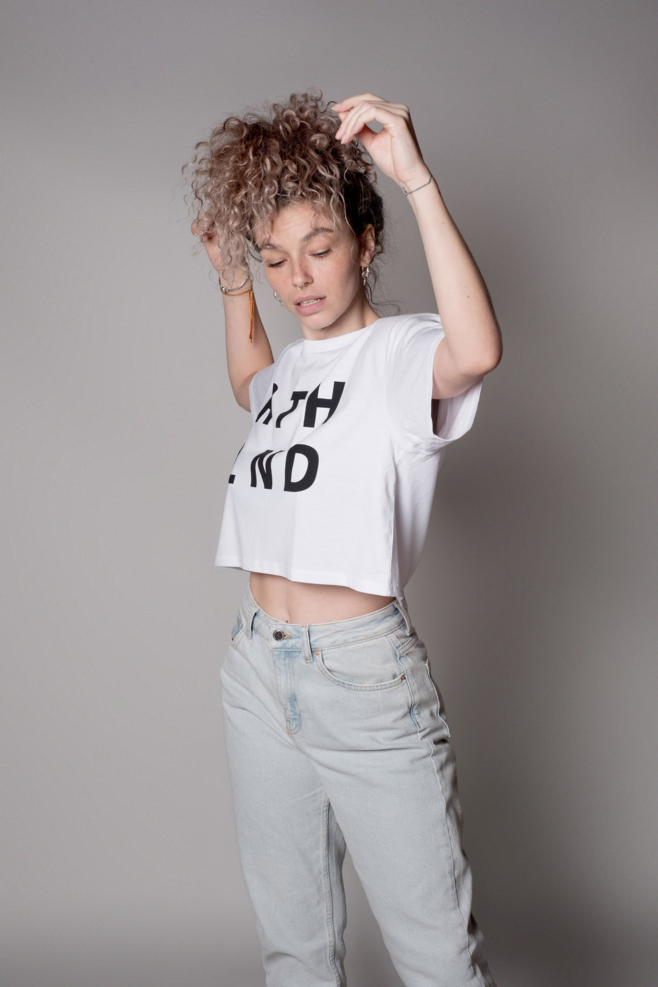 RTH 'LND' Crop T-shirt - White