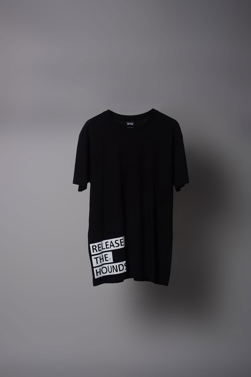 Release The Hounds 'Label' T-shirt - Black