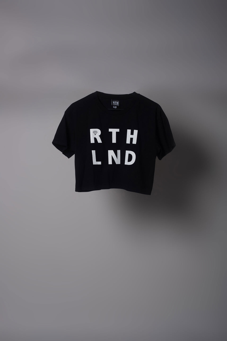 RTH 'LND' Crop T-shirt - Black